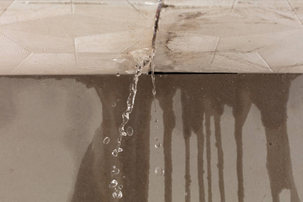 Professional Flood Damage Cleanup technician working in Saint Albans, WV